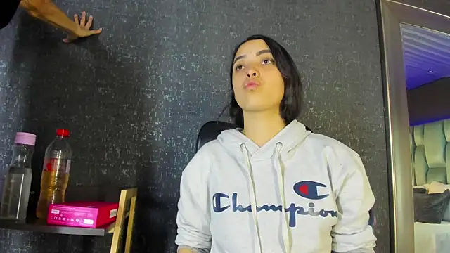 NickandAbby  online show from 25, 6, 2026