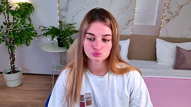 SweetyLicky online show from 9, 6, 2026
