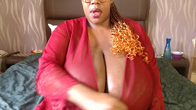 BoobsQueen46K online show from 30, 4, 2026