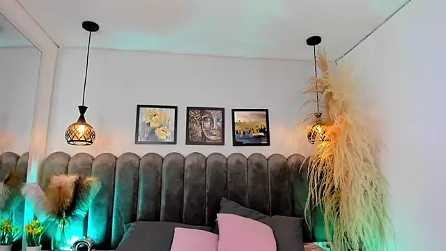 Snapshot of Viollet_xoxo chatting on 3, 10, 2025 Viollet xoxo online show from 3, 10, 2025