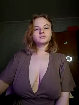 Snapshot of SlipperSherry chatting on 8, 11, 2025 SlipperSherry online show from 8, 11, 2025