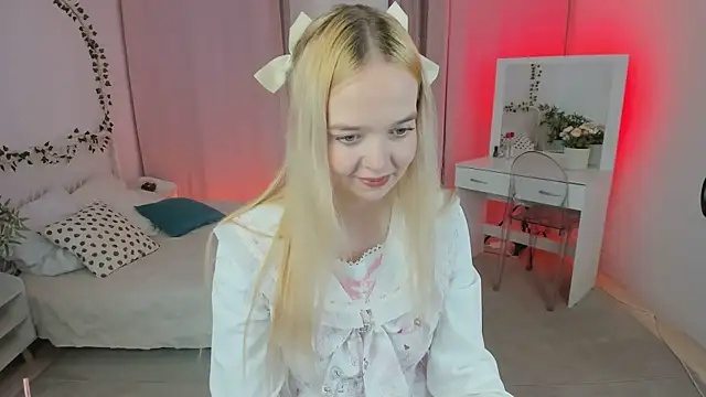 BellaMontgomery online show from 15, 10, 2025