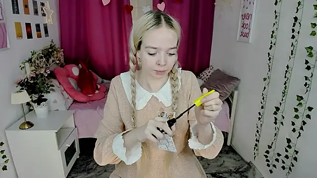 BellaMontgomery online show from 30, 5, 2026