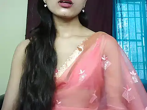 Snapshot of ROSE_GOLDE chatting on 10, 9, 2025 ROSE GOLDE online show from 10, 9, 2025