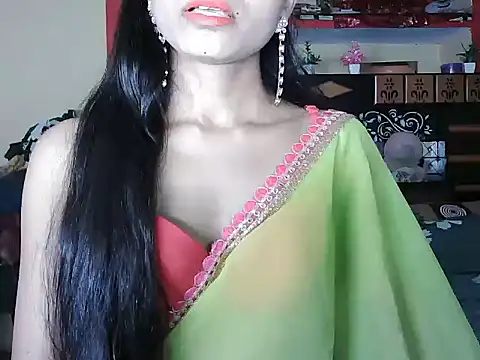 Snapshot of ROSE_GOLDE chatting on 7, 10, 2025 ROSE GOLDE online show from 7, 10, 2025