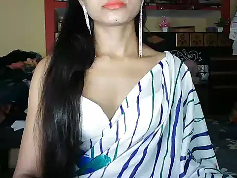 Snapshot of ROSE_GOLDE chatting on 8, 10, 2025 ROSE GOLDE online show from 8, 10, 2025