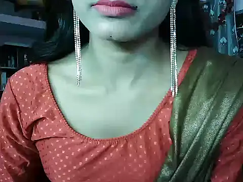 Snapshot of ROSE_GOLDE chatting on 22, 10, 2025 ROSE GOLDE online show from 22, 10, 2025