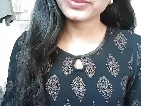 Snapshot of ROSE_GOLDE chatting on 26, 10, 2025 ROSE GOLDE online show from 26, 10, 2025