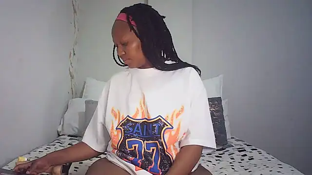 Snapshot of CouplesX96xx chatting on 12, 6, 2026 CouplesX96xx online show from 12, 6, 2026