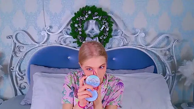 Snapshot of 4example_Chloe chatting on 3, 12, 2025 4example Chloe online show from 3, 12, 2025