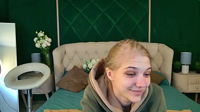 Snapshot of 4example_Chloe chatting on 7, 4, 2026 4example Chloe online show from 7, 4, 2026