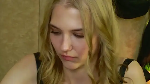 4example Chloe online show from 11, 5, 2026