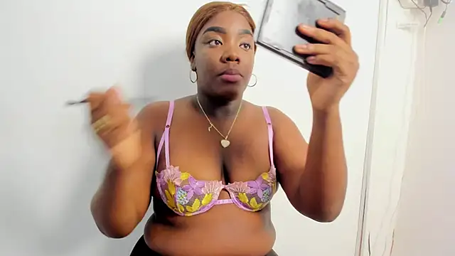 Snapshot of TANISHA_HILL chatting on 20, 9, 2025 TANISHA HILL online show from 20, 9, 2025