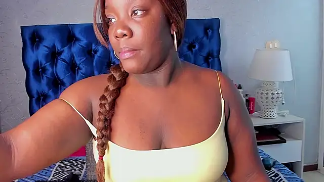 Snapshot of TANISHA_HILL chatting on 20, 10, 2025 TANISHA HILL online show from 20, 10, 2025