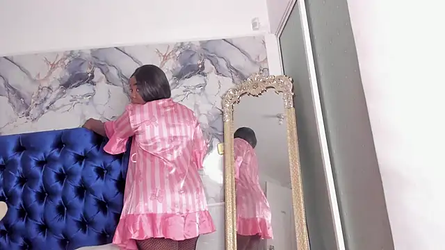 TANISHA HILL online show from 20, 12, 2025