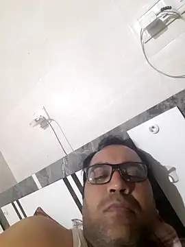 Snapshot of Hot-boy077 chatting on 27, 11, 2025 Hot-boy077 online show from 27, 11, 2025