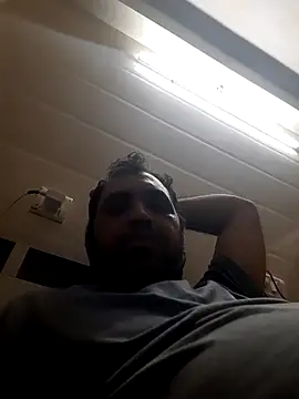 Hot-boy077 online show from 1, 3, 2026