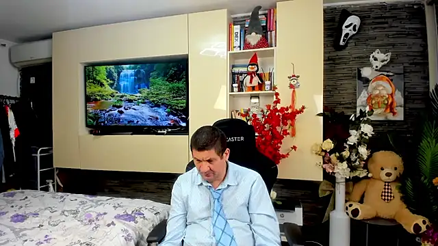 Snapshot of SpartacusDaddy48 chatting on 28, 3, 2026 SpartacusDaddy48 online show from 28, 3, 2026