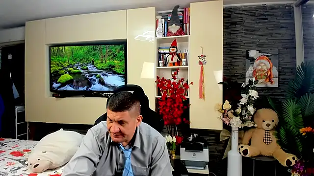 Snapshot of SpartacusDaddy48 chatting on 1, 4, 2026 SpartacusDaddy48 online show from 1, 4, 2026