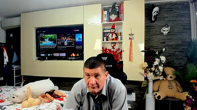 Snapshot of SpartacusDaddy48 chatting on 8, 4, 2026 SpartacusDaddy48 online show from 8, 4, 2026