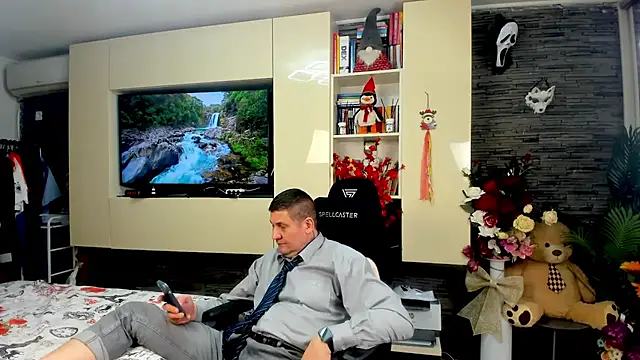 Snapshot of SpartacusDaddy48 chatting on 8, 4, 2026 SpartacusDaddy48 online show from 8, 4, 2026