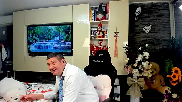 Snapshot of SpartacusDaddy48 chatting on 14, 4, 2026 SpartacusDaddy48 online show from 14, 4, 2026