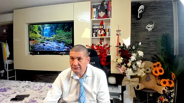 SpartacusDaddy48 online show from 6, 5, 2026