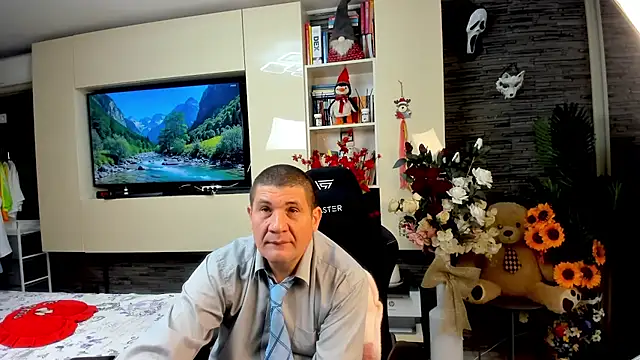 SpartacusDaddy48 online show from 13, 5, 2026