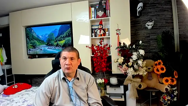 SpartacusDaddy48 online show from 13, 5, 2026