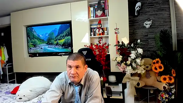 SpartacusDaddy48 online show from 16, 5, 2026