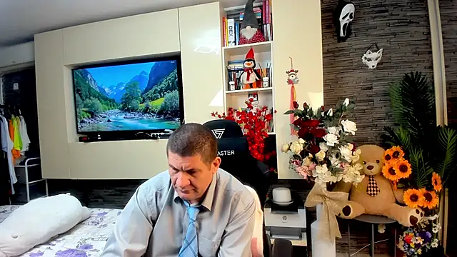 SpartacusDaddy48 online show from 18, 5, 2026