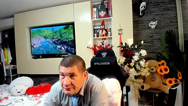 SpartacusDaddy48 online show from 18, 5, 2026
