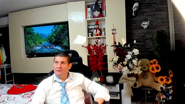 SpartacusDaddy48 online show from 19, 5, 2026
