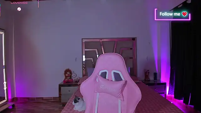 lunaarose online show from 14, 4, 2026