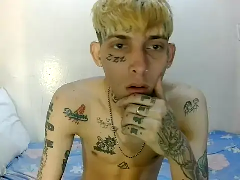 Snapshot of KinkyLatinCock chatting on 23, 9, 2025 KinkyLatinCock online show from 23, 9, 2025