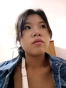 Snapshot of Adsatoh chatting on 4, 11, 2025 Adsatoh online show from 4, 11, 2025