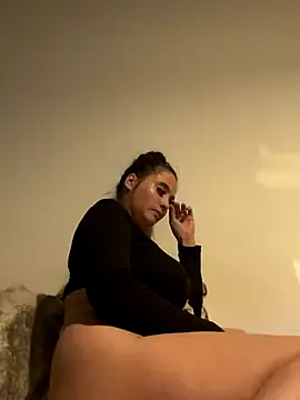 Snapshot of LollyLove_ chatting on 18, 11, 2025 LollyLove online show from 18, 11, 2025