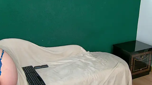Snapshot of CataleyaSinn chatting on 9, 9, 2025 CataleyaSinn online show from 9, 9, 2025
