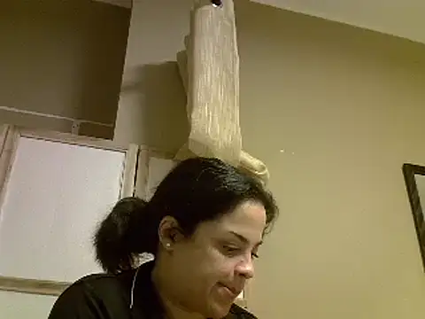 Snapshot of ITALIANASISIXX chatting on 2, 1, 2025 ITALIANASISIXX online show from 2, 1, 2025