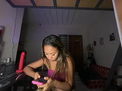 Snapshot of PinayLina18 chatting on 8, 6, 2026 PinayLina18 online show from 8, 6, 2026