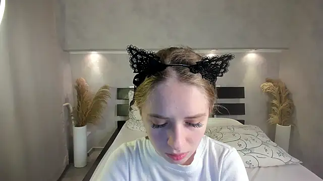 Camilla Kelly online show from 11, 10, 2025