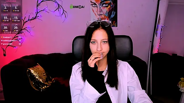 lau ra queen online show from 15, 12, 2025