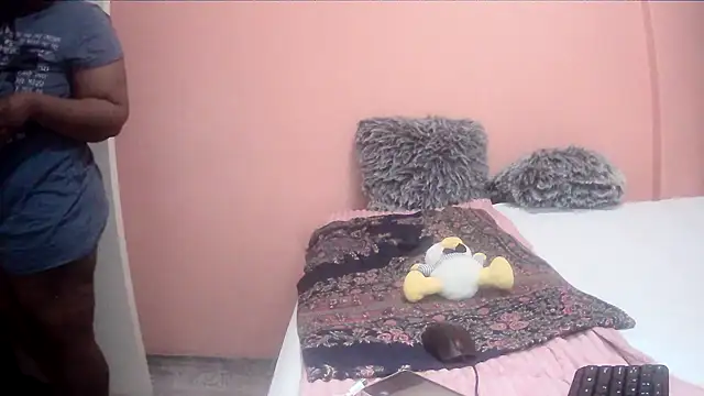 Snapshot of HUGEASSXXXXX chatting on 10, 9, 2025 HUGEASSXXXXX online show from 10, 9, 2025