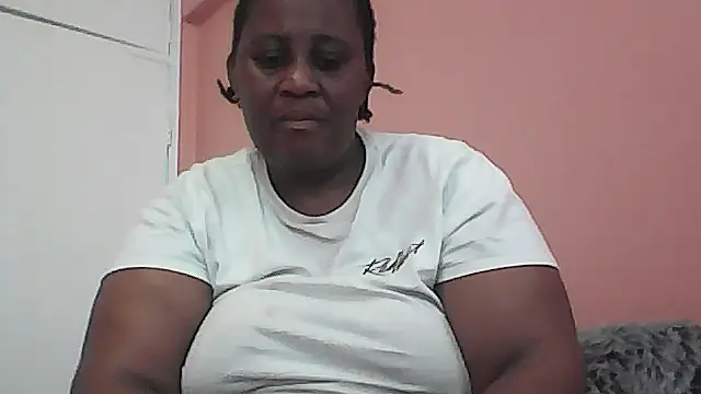Snapshot of HUGEASSXXXXX chatting on 5, 10, 2025 HUGEASSXXXXX online show from 5, 10, 2025