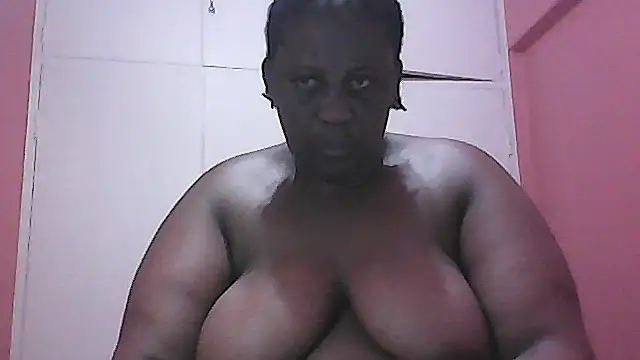 Snapshot of HUGEASSXXXXX chatting on 11, 10, 2025 HUGEASSXXXXX online show from 11, 10, 2025