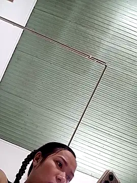 Snapshot of Rose_194 chatting on 15, 10, 2025 Rose 194 online show from 15, 10, 2025