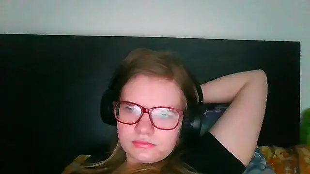 Snapshot of Moonolighta chatting on 10, 3, 2026 Moonolighta online show from 10, 3, 2026