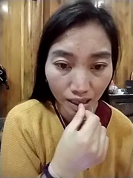Snapshot of PhienPhien chatting on 19, 10, 2025 PhienPhien online show from 19, 10, 2025