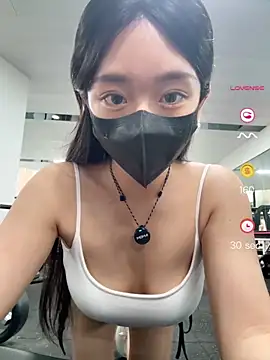 Snapshot of jiajia_L chatting on 27, 4, 2026 jiajia L online show from 27, 4, 2026