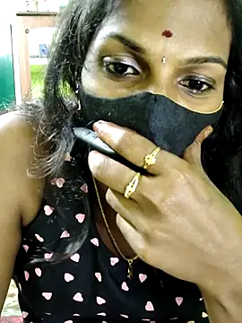 Snapshot of Honey_rosetamil chatting on 25, 10, 2025 Honey rosetamil online show from 25, 10, 2025